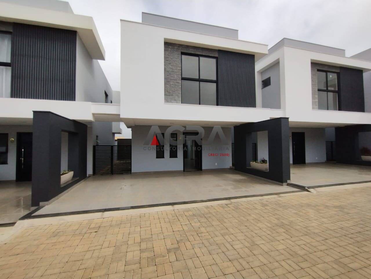 Casa de Condomínio à venda com 3 quartos, 176m² - Foto 2